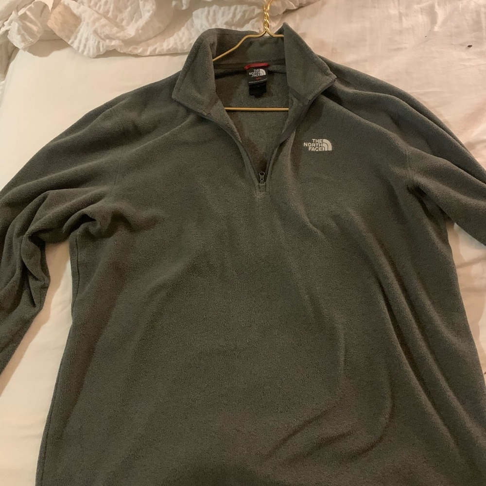 North face Pull over